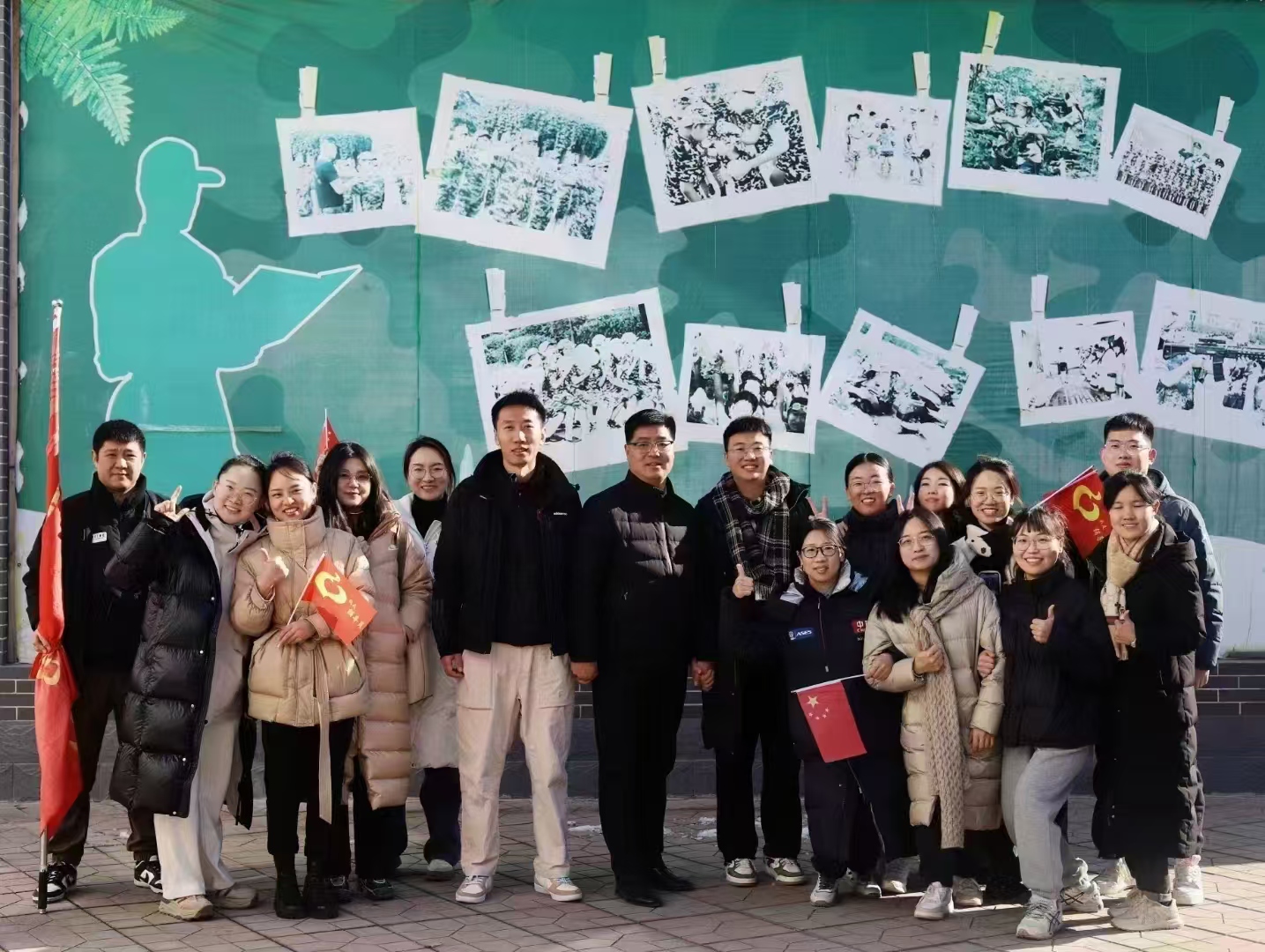 寒假团建开云官网辅导员代表牵手副校长